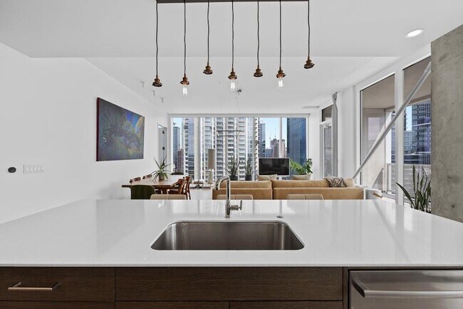 Foto del edificio - 301 West Ave