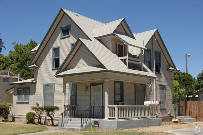 Building Photo - 313 Florence St