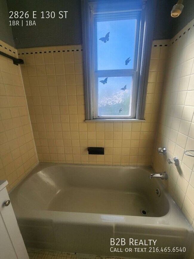 Foto del edificio - 2826 E 130th St