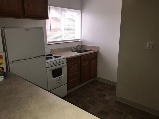 Foto del edificio - 1 Bed 1 Bath Hedgewood Apartment