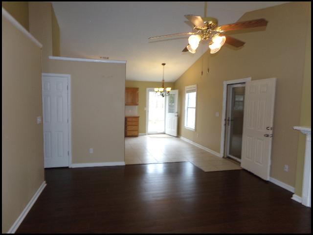 Building Photo - 1009 Foxwood Dr