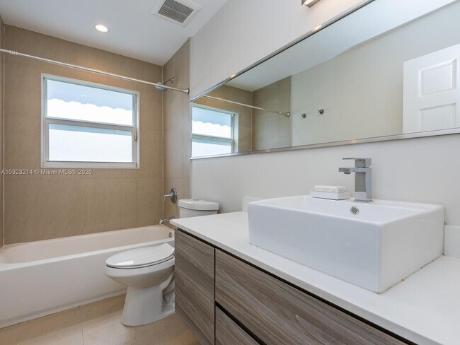 Foto del edificio - 157 NW 103rd St