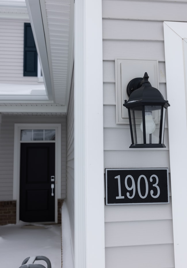 Foto del edificio - 1903 Salt Springs Dr