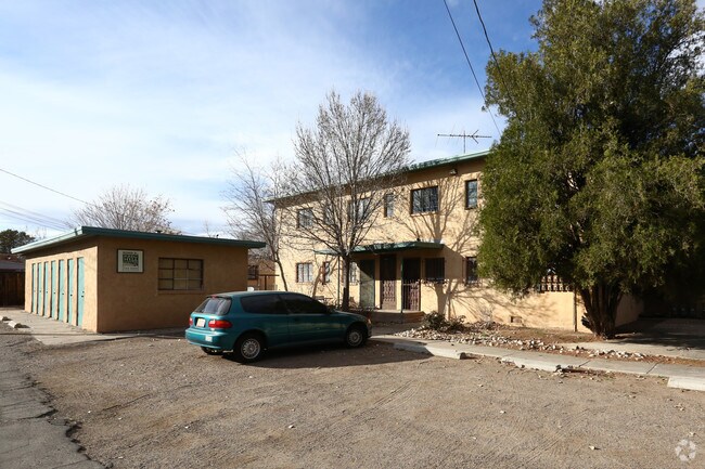Building Photo - 1404 Silver Ave SW