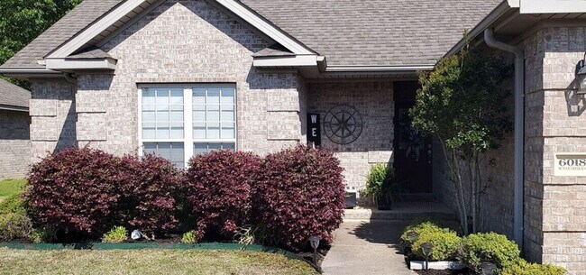 Foto del edificio - "Charming 3 Bedroom Home with 2 Full Baths in Jonesboro, AR - Don't Miss Out!"