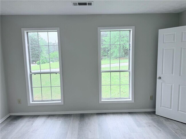 Building Photo - 2535 Selman Dr NW