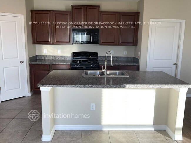 Building Photo - 5140 White Chicory Dr