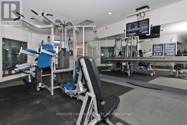 Photo du bâtiment - 2460 Eglinton Ave E