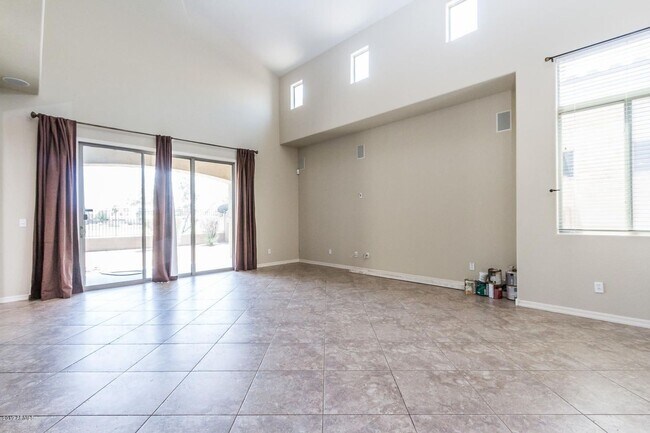 Building Photo - Beautiful Palm Valley Golf Course Home wit...
