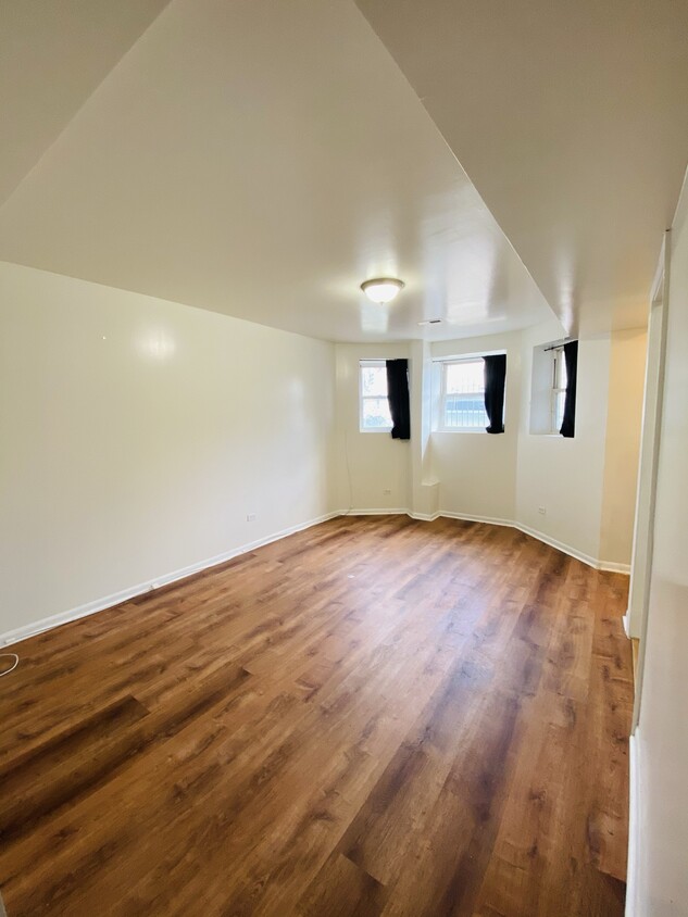 Foto principal - 3604 W Diversey Ave