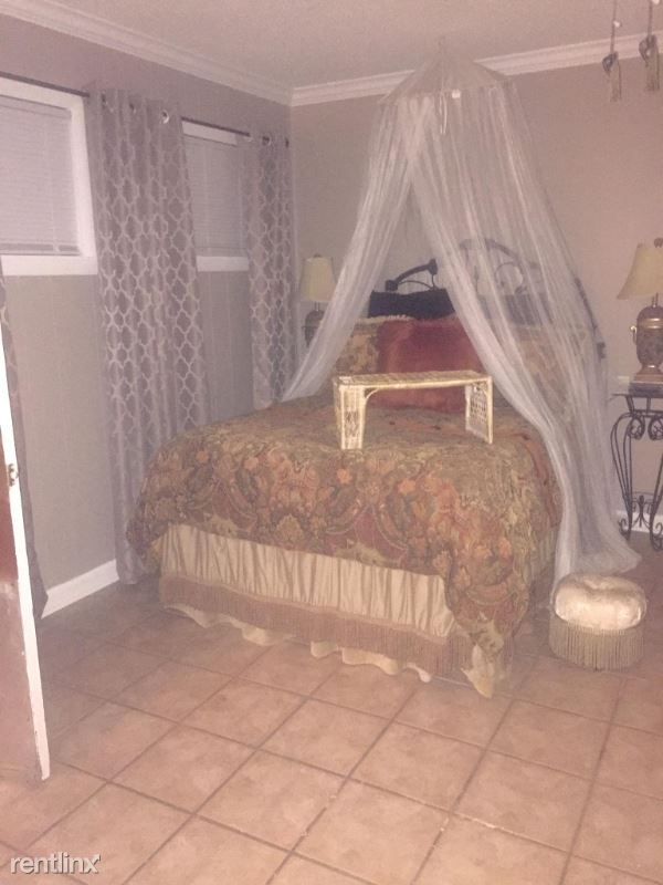 Foto del edificio - 1 br, 1 bath Apartment - 7510 Briarwood Dr