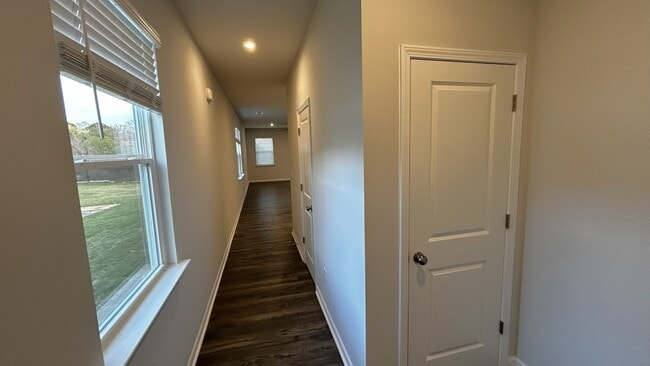 Building Photo - 210 Timber Fls Dr