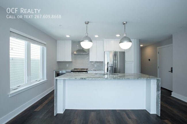 Building Photo - Fairmount Greenery Two Bedroom
