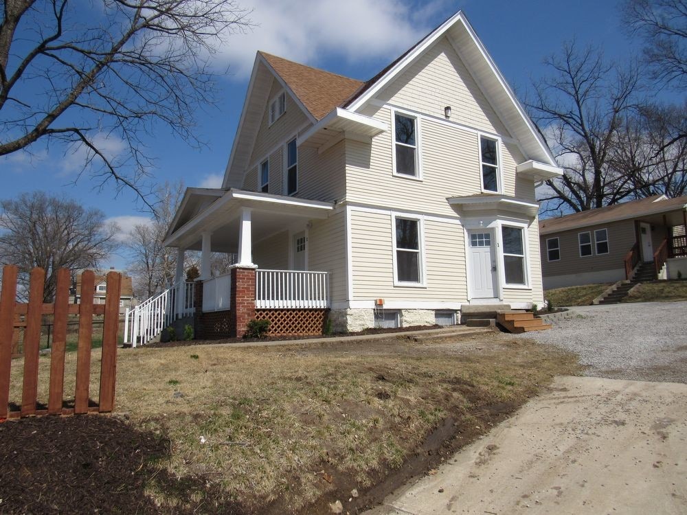 Primary Photo - 705 S Overton Ave