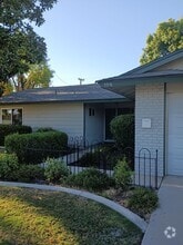 Building Photo - 5916 Daggett Ave