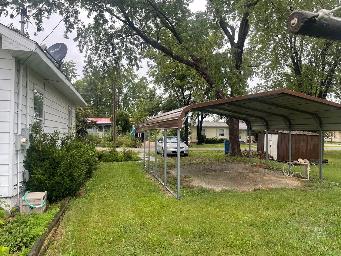 Foto principal - 2 bedroom Single Family Home For Rent