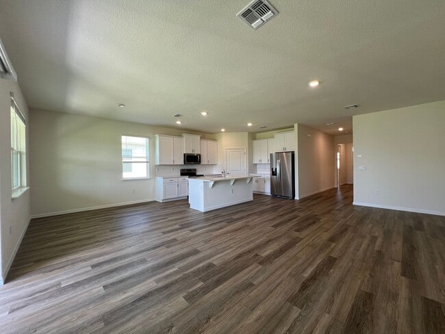 Building Photo - Desirable new build home in the Archers Mi...