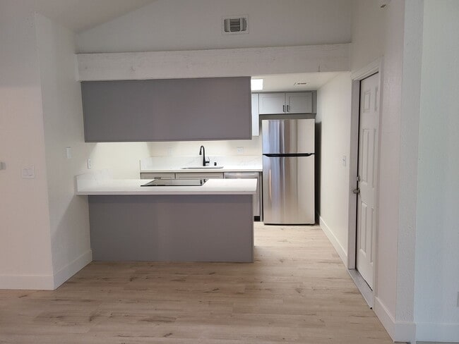 Building Photo - 7945-7947 Tangors Way