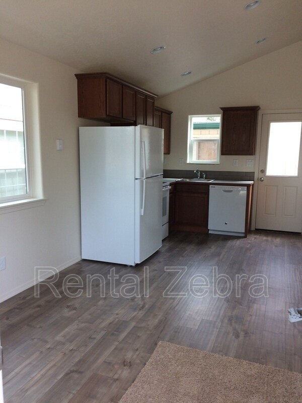 208 SE 4th St, Bend, OR 97702 House Rental in Bend, OR