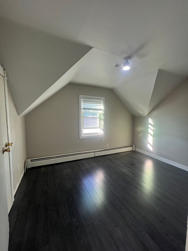 Foto del edificio - 38 Frances Ave