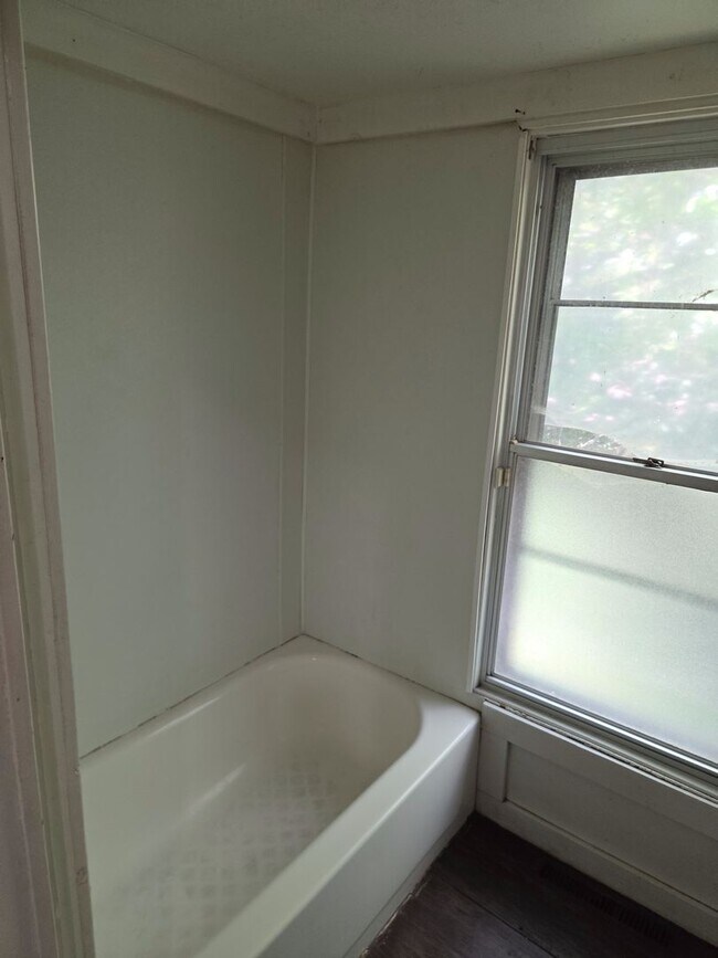 Foto del edificio - Charming 2-Bedroom Home in Peoria — Pet-Friendly & Move-In Ready! 50% Off First Month!
