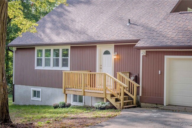 Foto del edificio - 141 Engles Rd