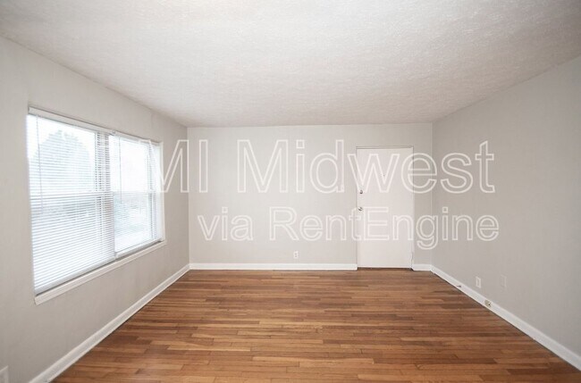 Foto del edificio - 146 E 19th St