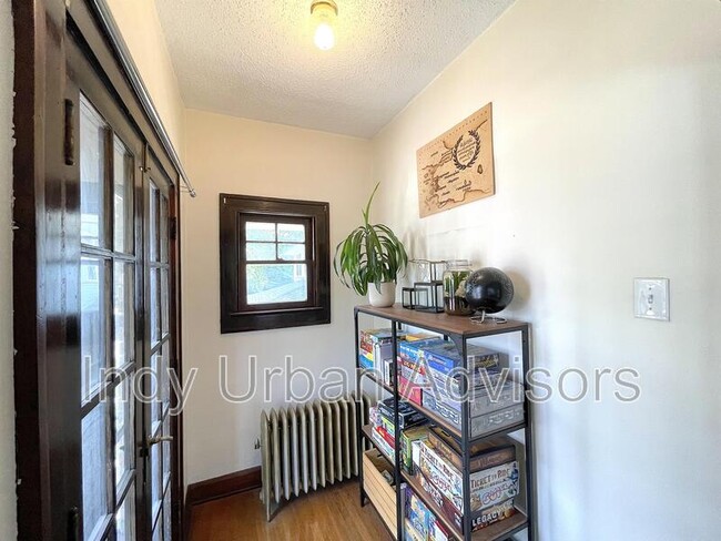Building Photo - 713 E 33rd St