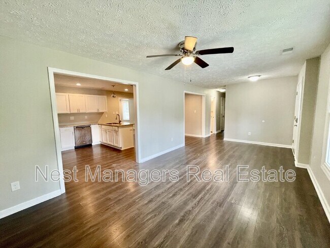 Building Photo - 371 Summerhill Road
