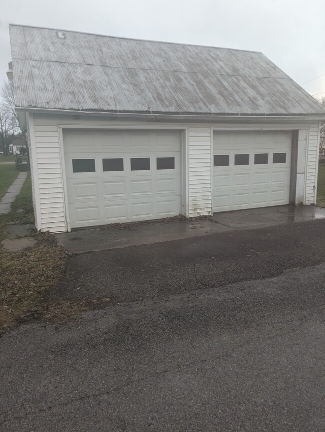 Detached 2 car garage - 210 W High St