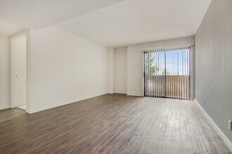 Interior Photo - Zelzah Court