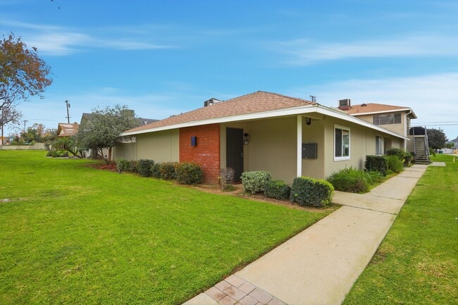 Building Photo - 840 Bonita Ave