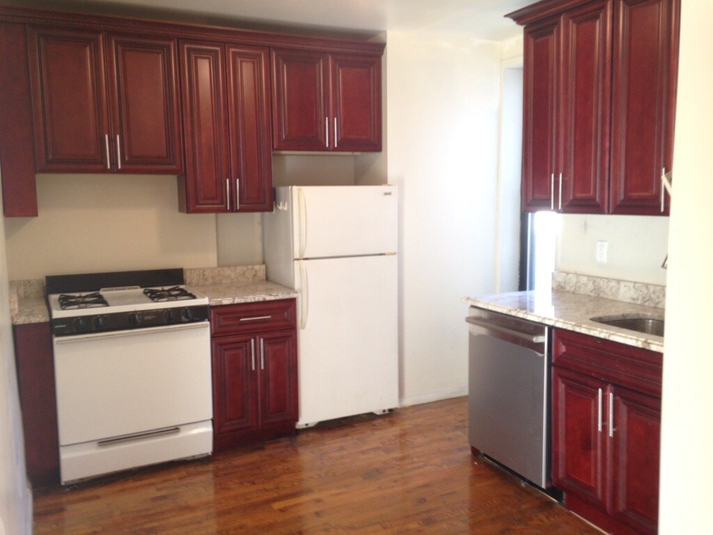 Primary Photo - 261 14th St