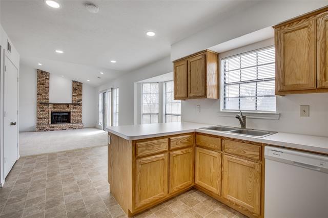 Foto del edificio - 3417 Forest Creek Dr