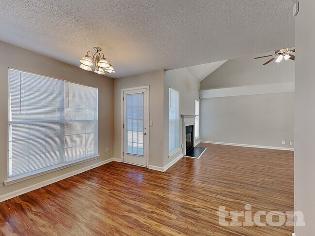 Foto del edificio - 105 River View Ct