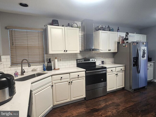 Building Photo - 7472 Merrymaker Way