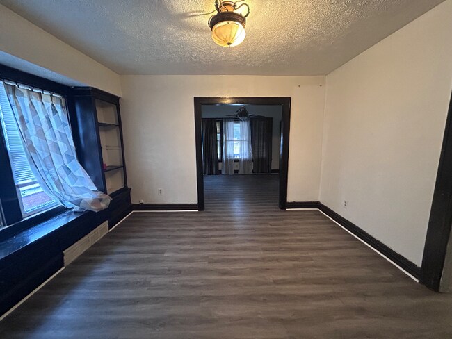 Building Photo - 14008 Savannah Ave