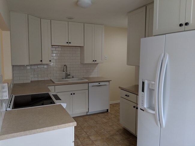 Cocina - 4320 York Ave S