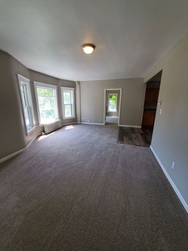 Building Photo - 6526 22nd Ave