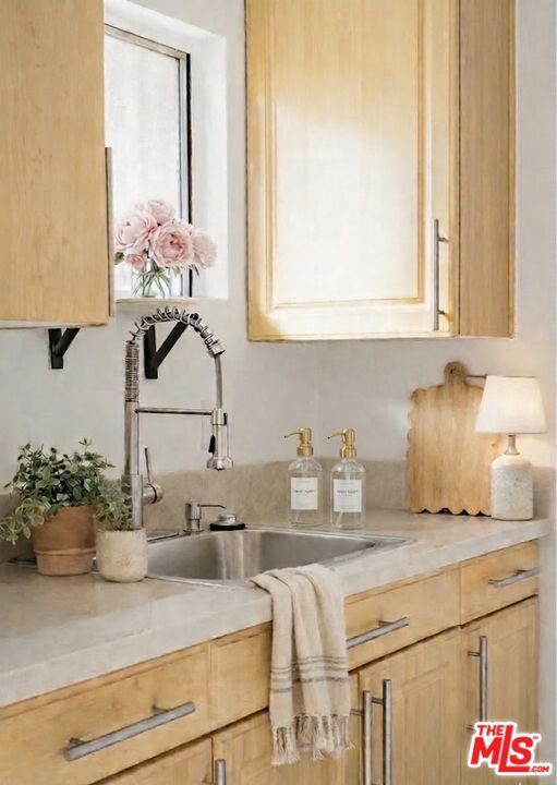 Foto del edificio - 4255 5th St