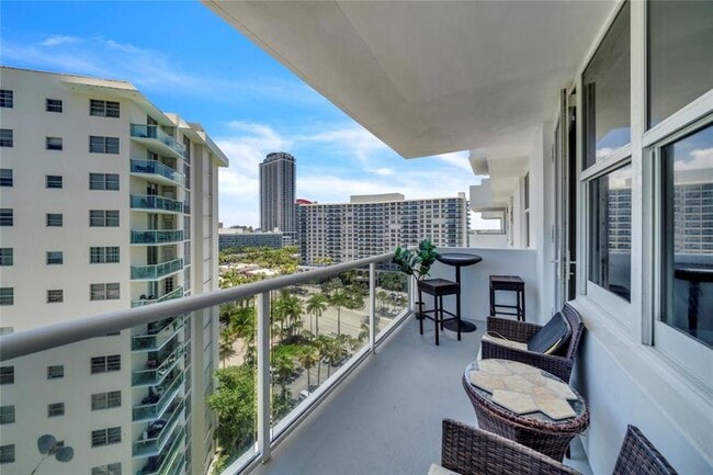 Foto del edificio - 3725 S Ocean Dr
