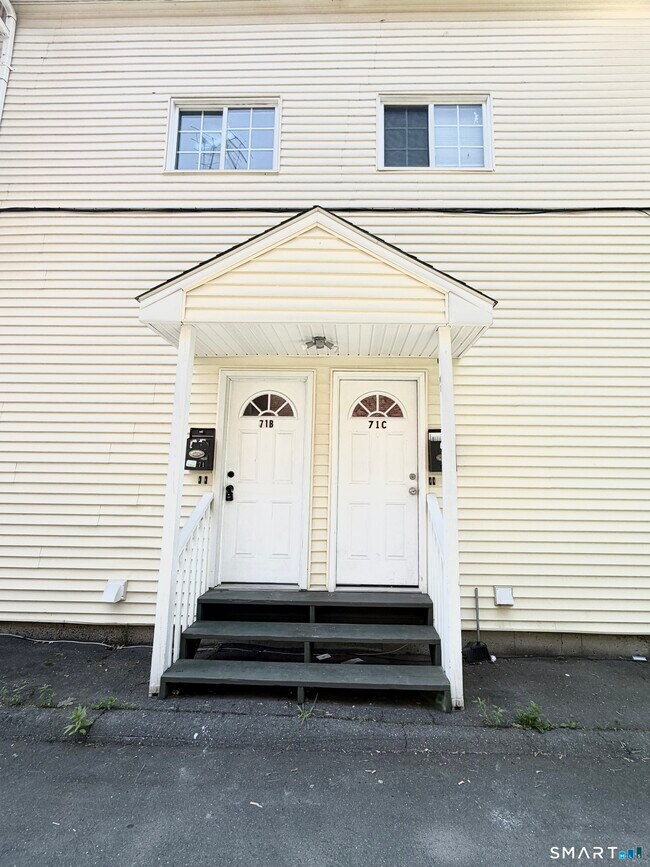 Building Photo - 71 Williams St