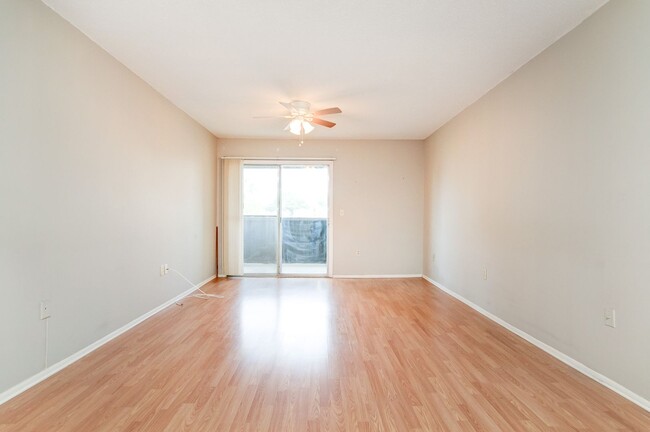 Building Photo - RENT BY JANUARY 1ST AND RECEIVE HALF OFF Y...