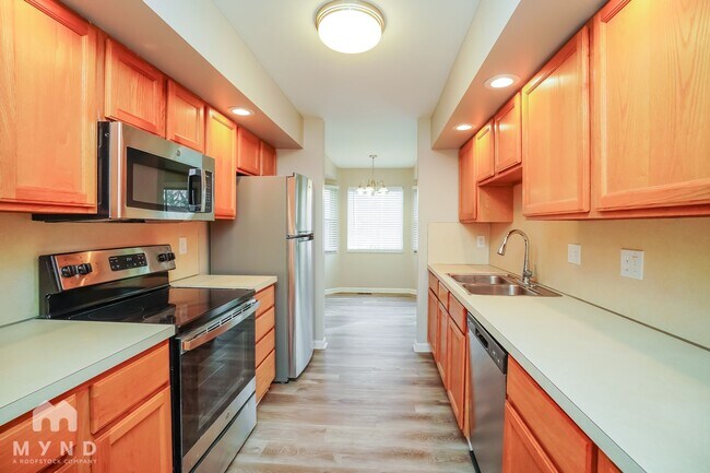 Foto del edificio - 83 Woodrow Ave
