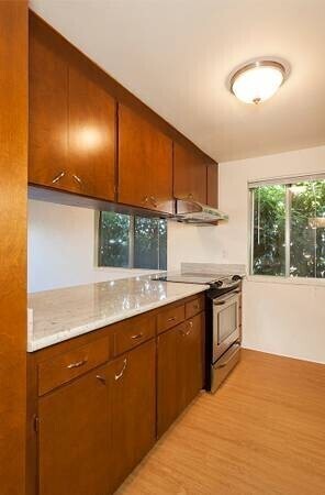 Building Photo - Discover Vibrant Living: Spacious 2 bed, 1...