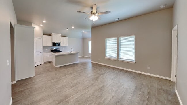 Building Photo - Spectacular 3 Bedroom 2.5 Bathroom Home in...