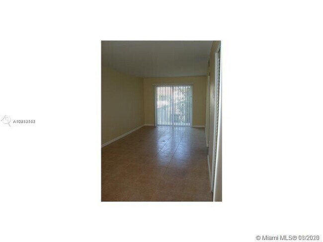 Foto del edificio - 645 NE 121st St