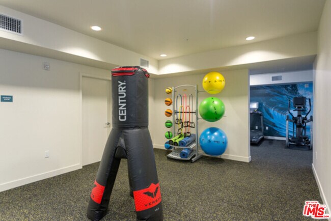 Foto del edificio - 436 S Virgil Ave