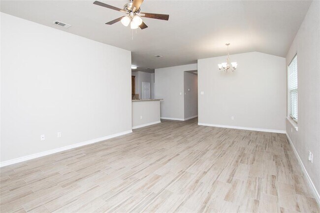 Foto del edificio - 344 Arnold Dr