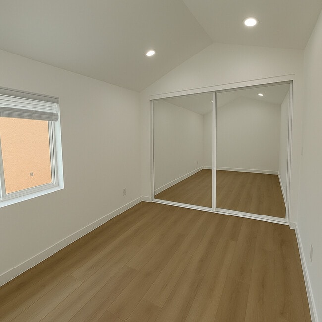 Foto del edificio - 5032 Farago Ave